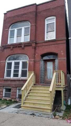 2046 W THOMAS Street, Chicago, IL 60622