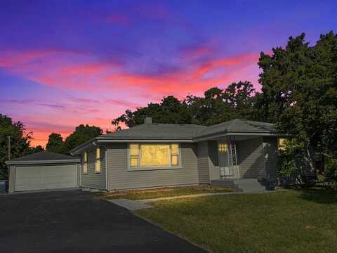6154 Pershing Avenue, Downers Grove, IL 60516