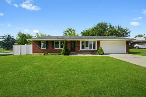 821 Surrey Drive, Streamwood, IL 60107