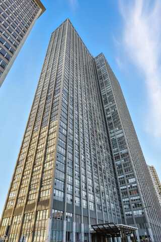 655 W Irving Park Road, Chicago, IL 60613