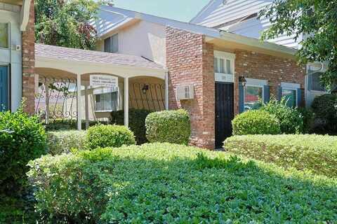 4800 Williamsburg Ln, La Mesa, CA 91942