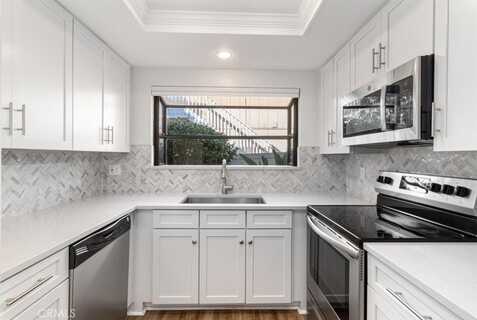 1828 Diamond Street, San Diego, CA 92109