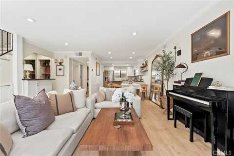 14332 Dickens Street, Sherman Oaks, CA 91423