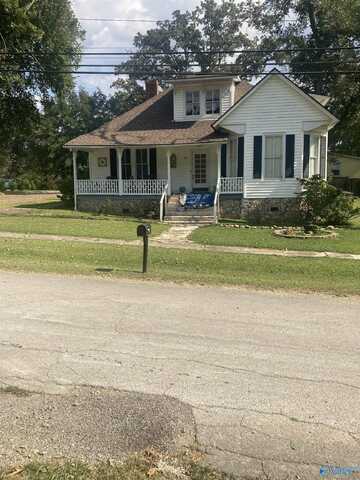 307 College Avenue, Stevenson, AL 35772