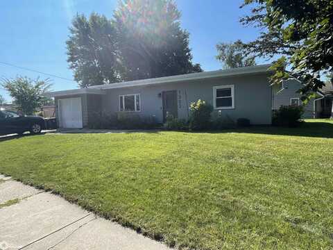 1502 3rd Avenue N, Clear Lake, IA 50428
