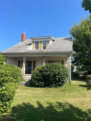 1179 Oakdale Avenue, Wellsville, OH 43968