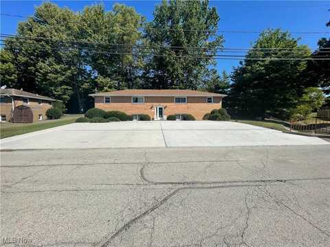 2 Sandy Drive, New Middletown, OH 44442