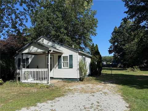 988 Oakwood Boulevard, Painesville, OH 44077