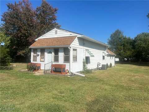 174 South Street, Frazeysburg, OH 43822
