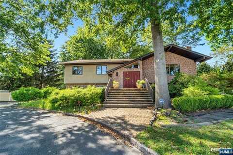 237 Rivervale Road, River Vale, NJ 07675