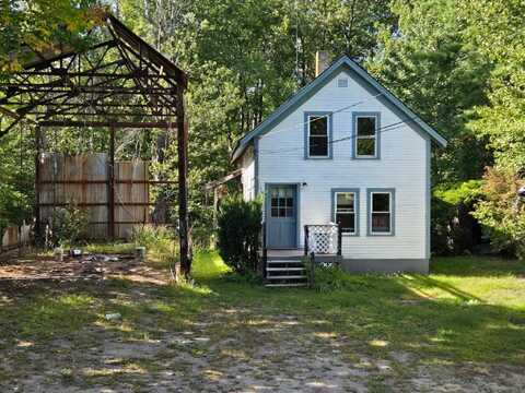 25 Huckins Street, Ossipee, NH 03814