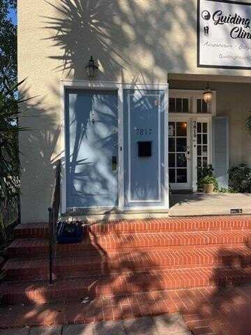 7817 MAPLE Street, New Orleans, LA 70118