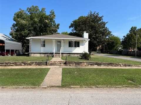 303 W McKinley Avenue, Sapulpa, OK 74066