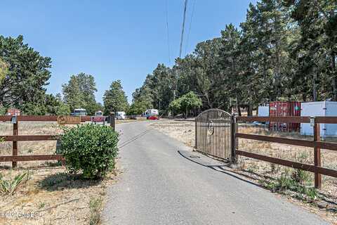 1372 E Clark Avenue, Santa Maria, CA 93455