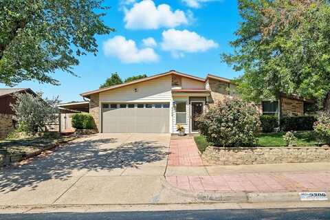 3709 Pinewood Street, Bedford, TX 76021