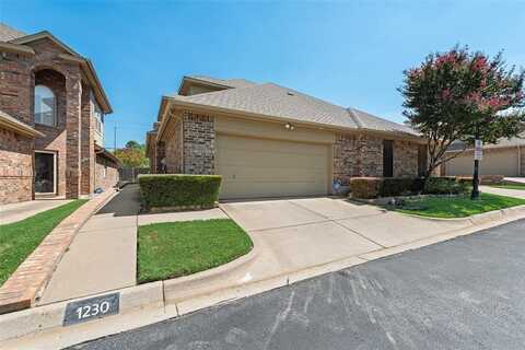 1230 Woodland Park Drive, Hurst, TX 76053