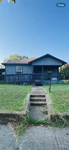 1038 E Maddox Avenue, Fort Worth, TX 76104