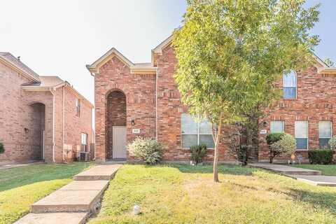 923 Jamie Drive, Grand Prairie, TX 75052
