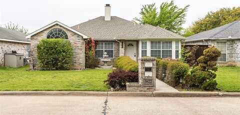 5922 Royalcrest Drive, Arlington, TX 76017
