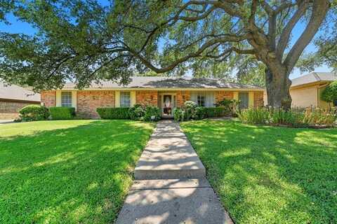 4713 Foxfire Way, Fort Worth, TX 76133