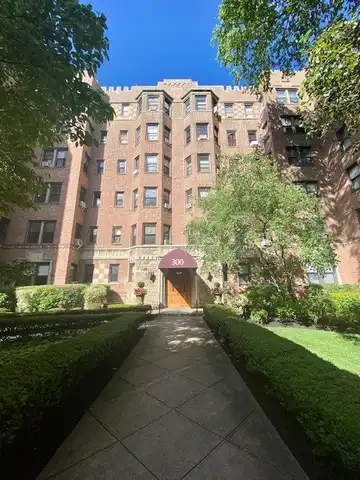 300 Main St, White Plains, NY 10601
