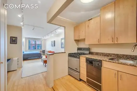 222 West 14th Street, New York, NY 10011