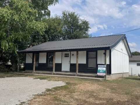 206 N Pine St, Cameron, MO 64429