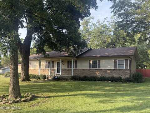 320 N 3rd Street, Chetopa, KS 67336