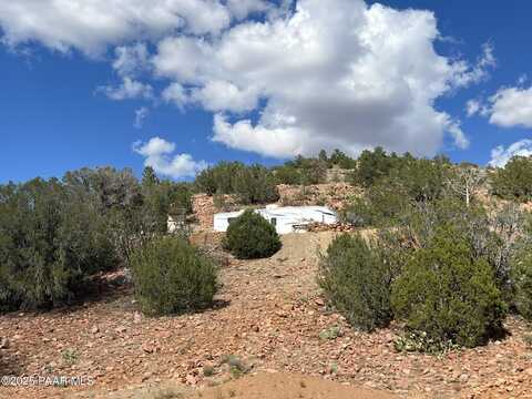 296 Quartz Hill Road, Ash Fork, AZ 86320