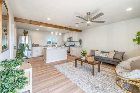 180 Hoomoku St, Kahului, HI 96732