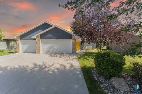 5216 S Arden Ave, Sioux Falls, SD 57108