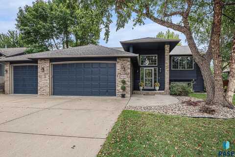3412 S Saguaro Ave, Sioux Falls, SD 57110