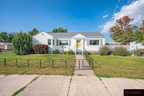 105 SW 1st Ave, Winnebago, MN 56098