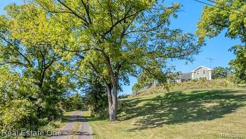 13705 Davisburg Road, Davisburg, MI 48350