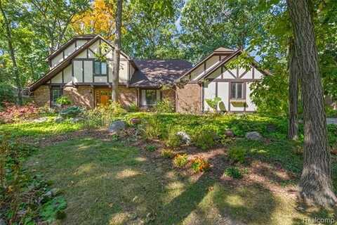 1335 Burgundy Road, Ann Arbor, MI 48105