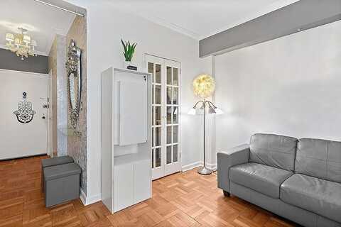 240 East 46th Street 10E, New York, NY 10017