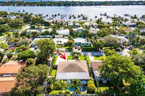 817 S Lake Drive, Lantana, FL 33462