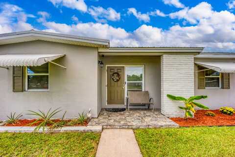 102 SE El Sito Court, Port Saint Lucie, FL 34983