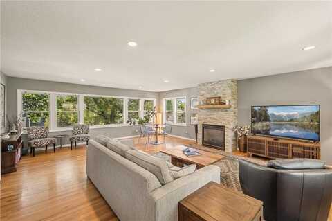 3420 Parkview Boulevard, Robbinsdale, MN 55422