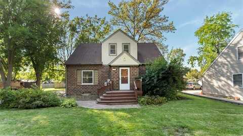 828 15th Street SW, Willmar, MN 56201