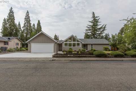 1310 NW GREENBRIAR PL, McMinnville, OR 97128
