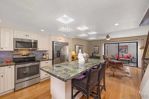 8437 Via Mallorca unit: 84, La Jolla, CA 92037
