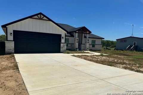 48 Grey Fox, Poteet, TX 78065