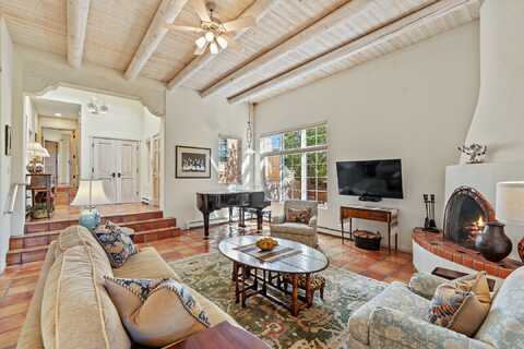 1300 Bartlet Court, Santa Fe, NM 87501