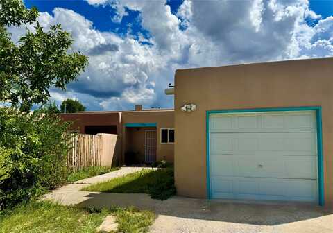 1084 Avenida Linda, Santa Fe, NM 87507