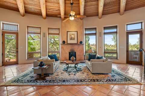1256 Vallecita Drive, Santa Fe, NM 87501