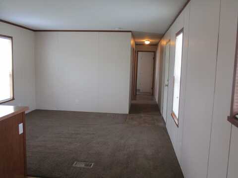 646 Cour Renee, Warren, MI 48091
