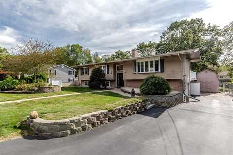 25 Lincoln Drive, Johnston, RI 02919