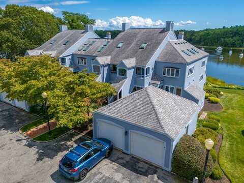 152 Crompton Avenue, East Greenwich, RI 02818