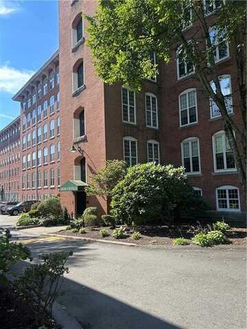 2 School Street, Lincoln, RI 02802